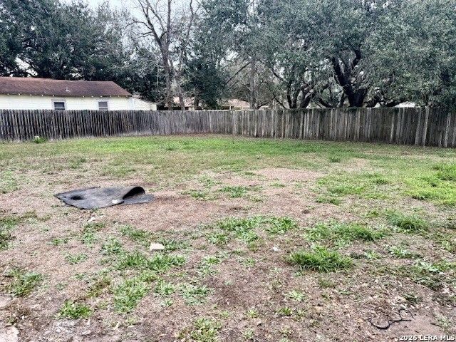 906 N Jefferson St, Beeville, TX 78102