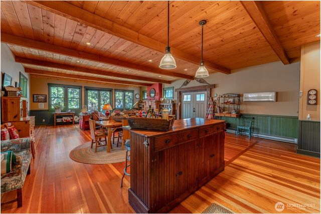 15137 S LAKESHORE Road, Chelan, WA 98816