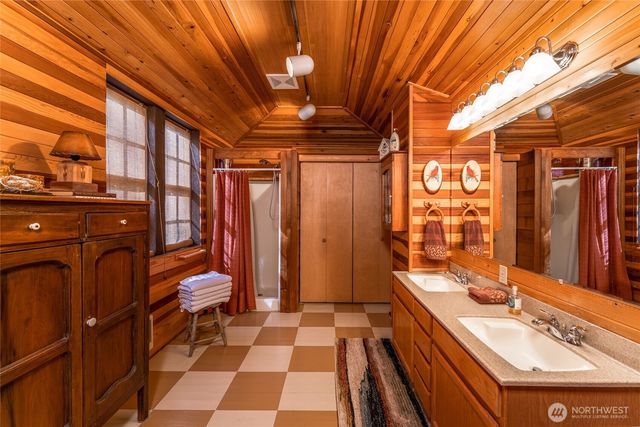 15137 S LAKESHORE Road, Chelan, WA 98816