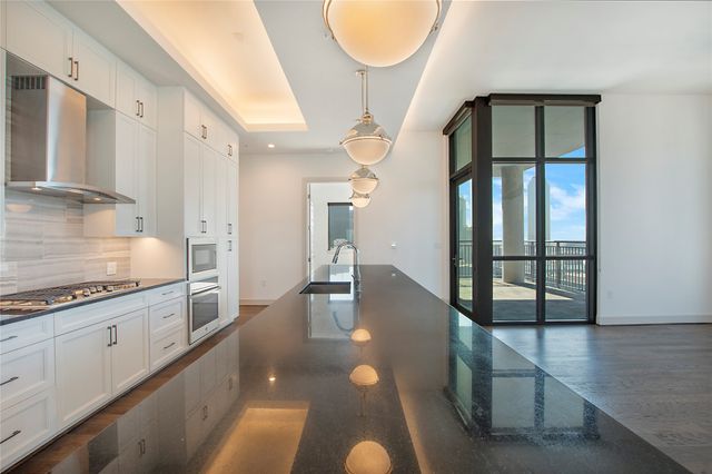 2323 N Akard Street 3008, Dallas, TX 75204