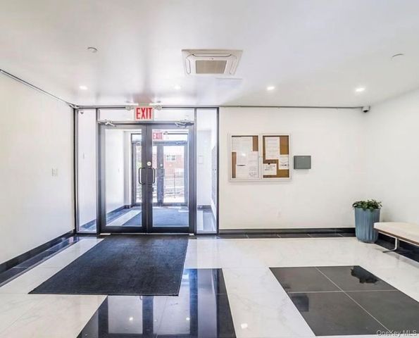 42-29 Parsons Boulevard 3F, Flushing, NY 11355