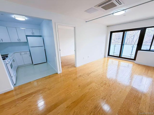 42-29 Parsons Boulevard 3F, Flushing, NY 11355