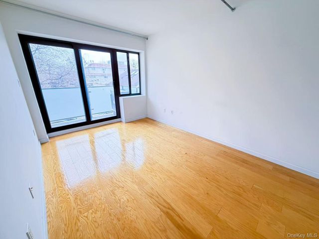 42-29 Parsons Boulevard 3F, Flushing, NY 11355