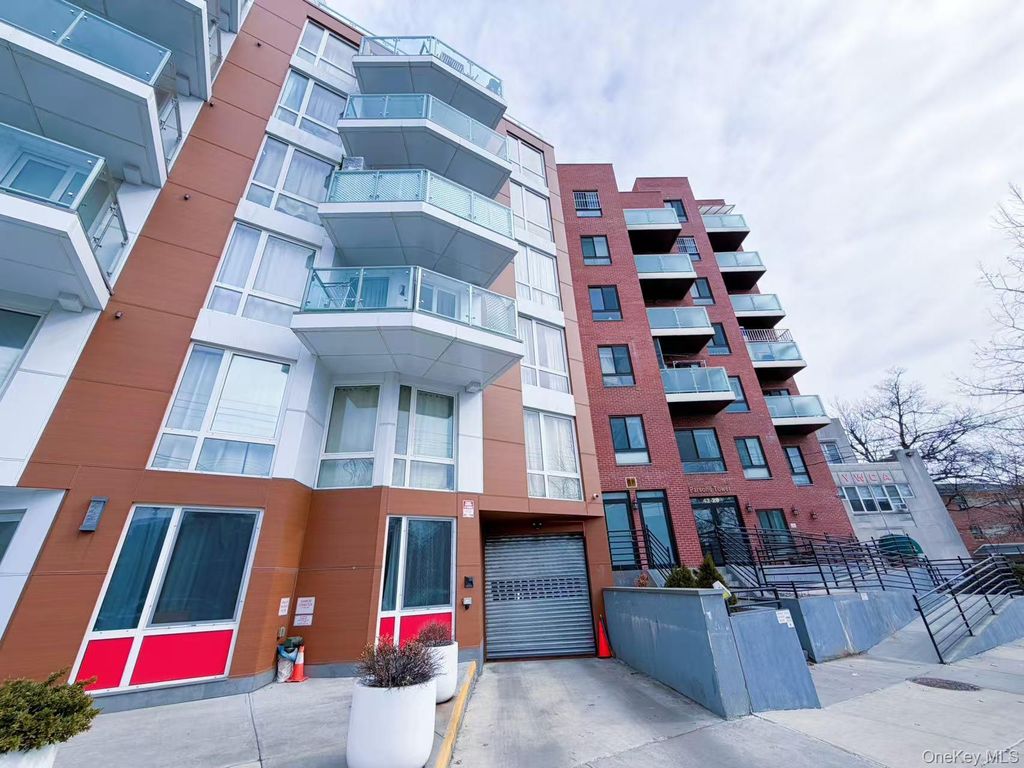 42-29 Parsons Boulevard 3F, Flushing, NY 11355