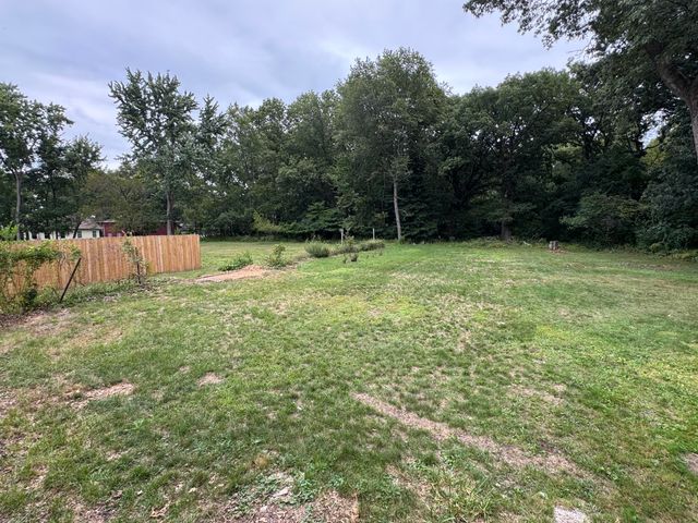 1427 Austin Avenue, Schererville, IN 46375