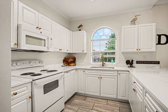 4703 Wild Iris Dr Apt 302, Myrtle Beach, SC 29577