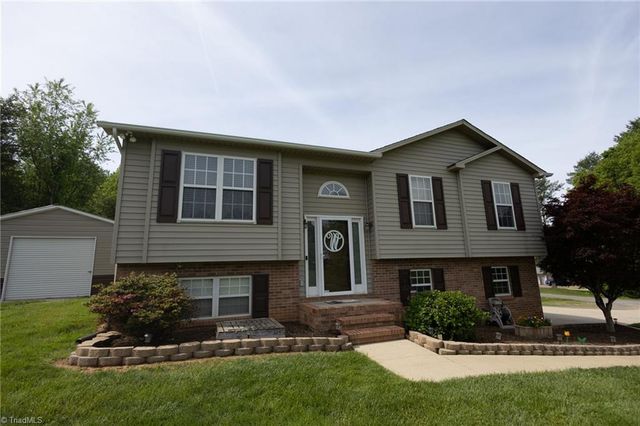 113 Stone Bridge Road, Mount Airy, NC 27030