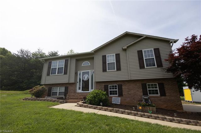 113 Stone Bridge Road, Mount Airy, NC 27030