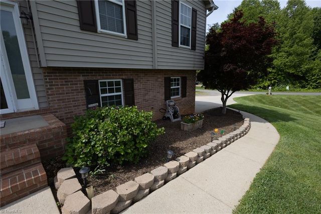 113 Stone Bridge Road, Mount Airy, NC 27030