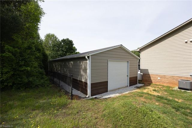 113 Stone Bridge Road, Mount Airy, NC 27030