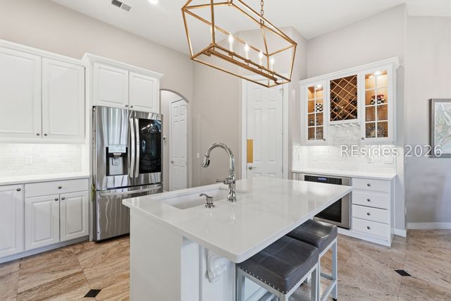 52 Old Fort Dr, Hilton Head Island, SC 29926