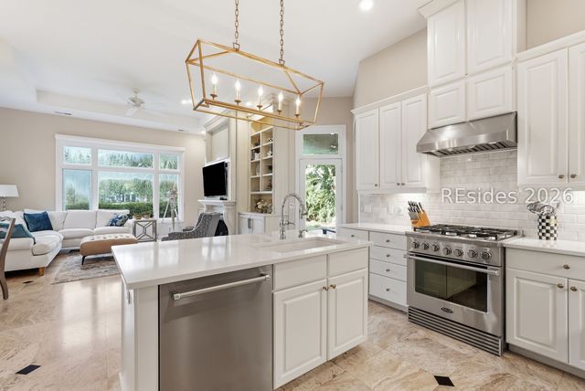 52 Old Fort Dr, Hilton Head Island, SC 29926