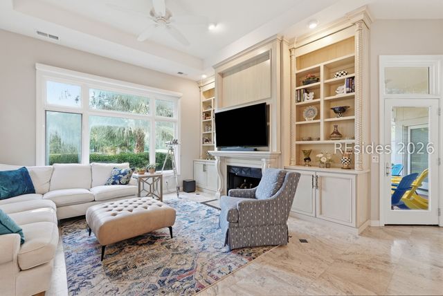 52 Old Fort Dr, Hilton Head Island, SC 29926