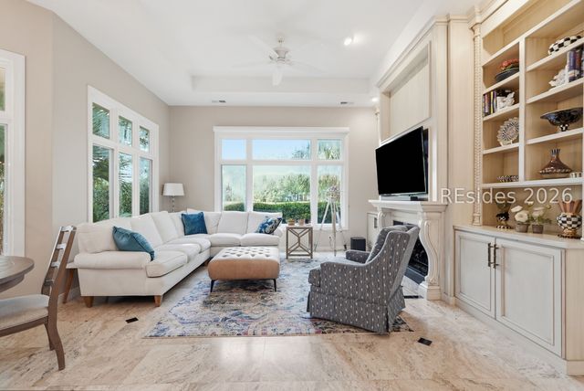 52 Old Fort Dr, Hilton Head Island, SC 29926
