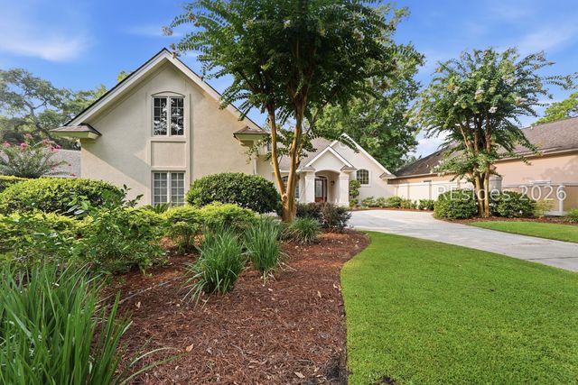 52 Old Fort Dr, Hilton Head Island, SC 29926
