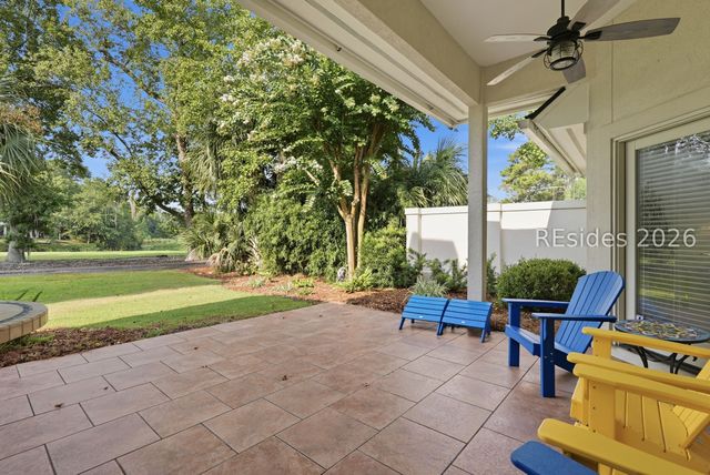 52 Old Fort Dr, Hilton Head Island, SC 29926