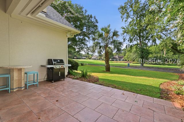 52 Old Fort Dr, Hilton Head Island, SC 29926