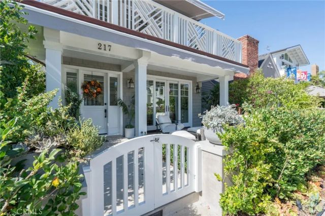 217 Coral Avenue, Newport Beach, CA 92662