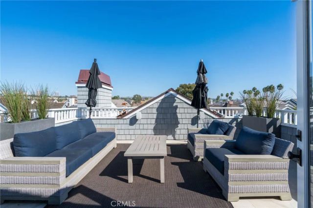 217 Coral Avenue, Newport Beach, CA 92662