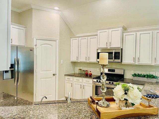 2357 Old Stone Drive, Conroe, TX 77304