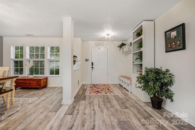 6602 Fawn View Drive, Charlotte, NC 28216