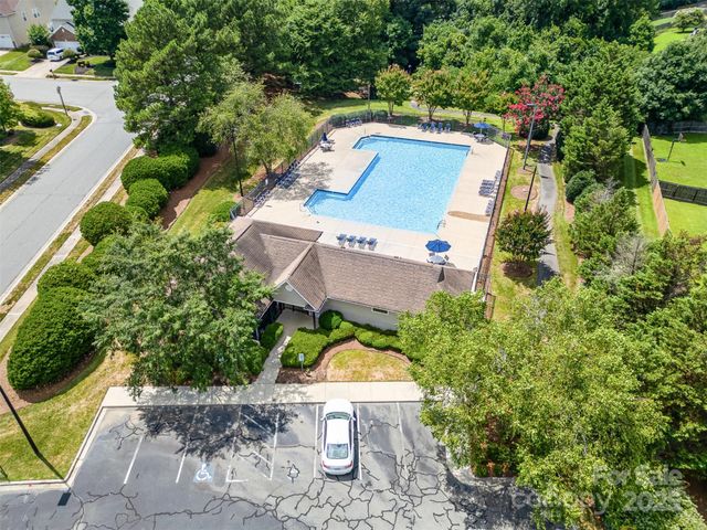 6602 Fawn View Drive, Charlotte, NC 28216