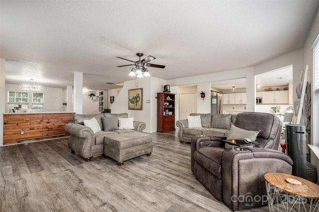 6602 Fawn View Drive, Charlotte, NC 28216