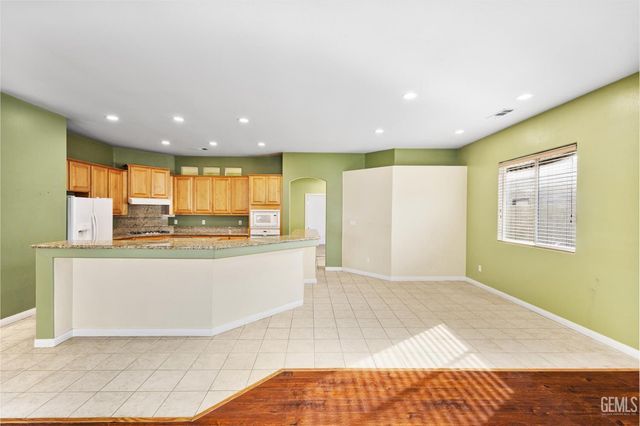 13418 Giro Drive, Bakersfield, CA 93314