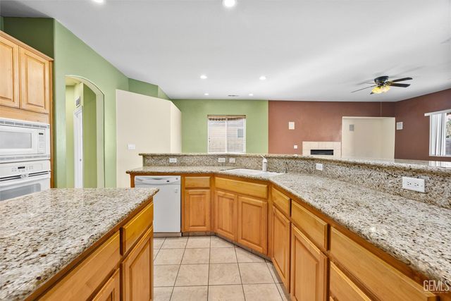 13418 Giro Drive, Bakersfield, CA 93314