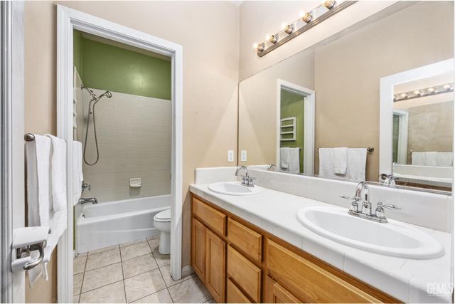 13418 Giro Drive, Bakersfield, CA 93314