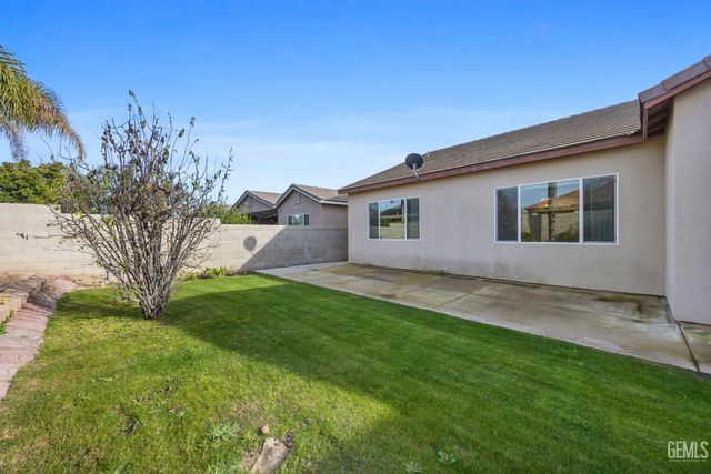 13418 Giro Drive, Bakersfield, CA 93314