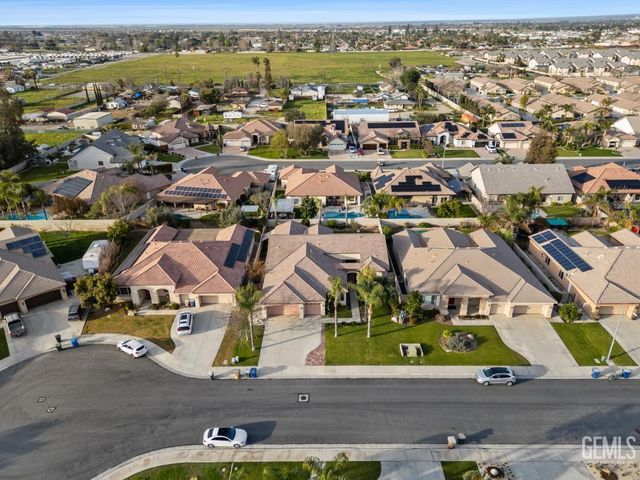 13418 Giro Drive, Bakersfield, CA 93314
