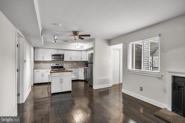 702 ABBEY CT, Sicklerville, NJ 08081