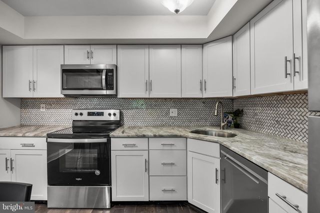 702 ABBEY CT, Sicklerville, NJ 08081