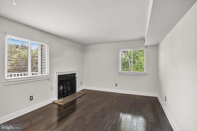 702 ABBEY CT, Sicklerville, NJ 08081