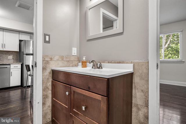 702 ABBEY CT, Sicklerville, NJ 08081