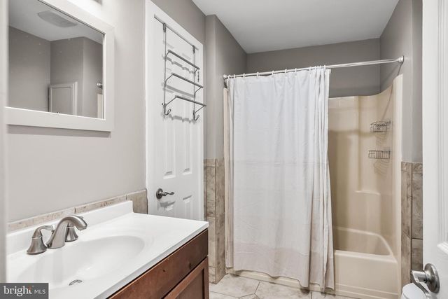 702 ABBEY CT, Sicklerville, NJ 08081