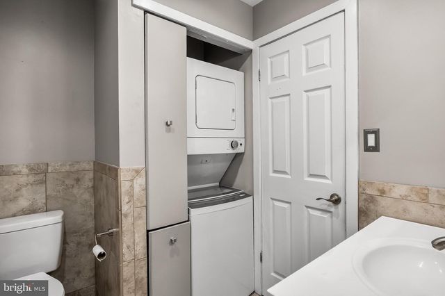 702 ABBEY CT, Sicklerville, NJ 08081
