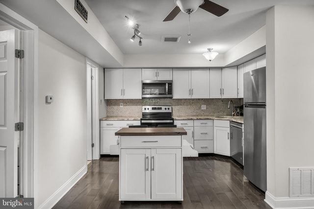 702 ABBEY CT, Sicklerville, NJ 08081