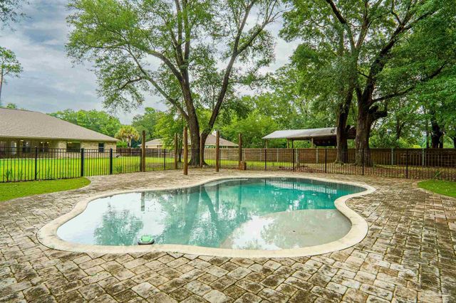 3177 Wallace Lake Rd, Pace, FL 32571