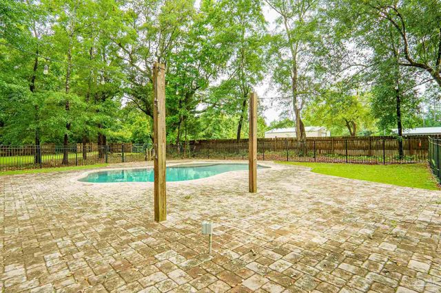 3177 Wallace Lake Rd, Pace, FL 32571