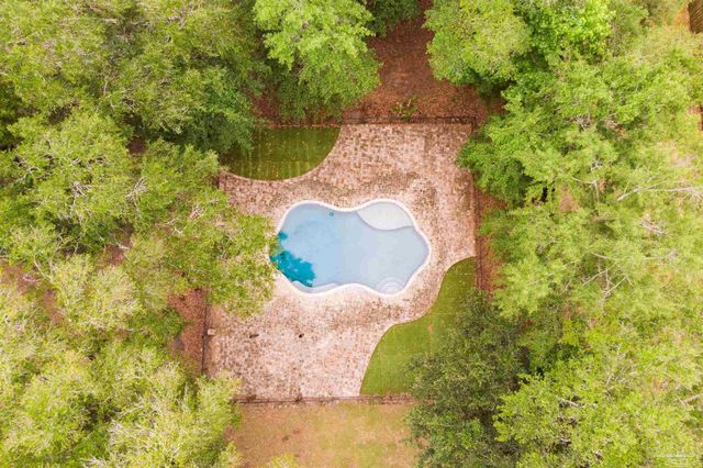 3177 Wallace Lake Rd, Pace, FL 32571