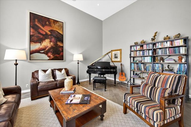 2740 NE 17th Street, Fort Lauderdale, FL 33305
