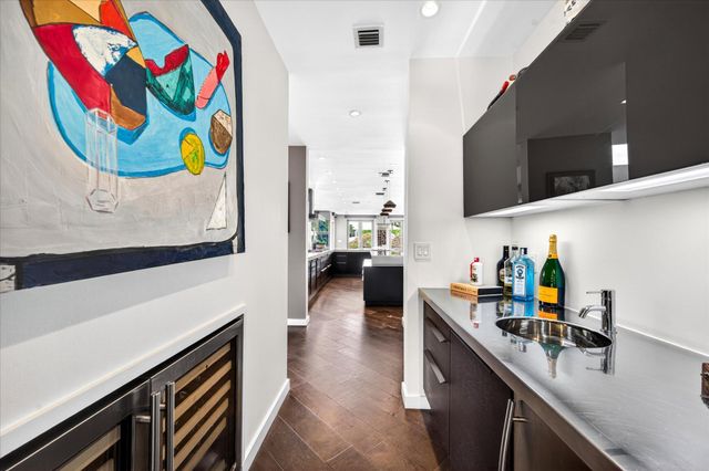 2740 NE 17th Street, Fort Lauderdale, FL 33305