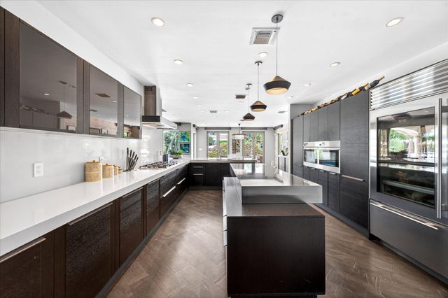 2740 NE 17th Street, Fort Lauderdale, FL 33305