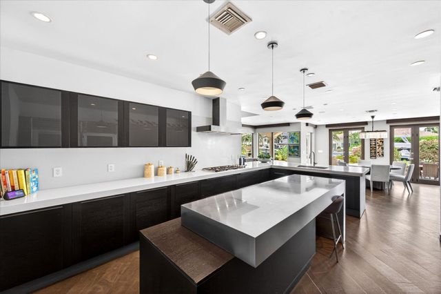 2740 NE 17th Street, Fort Lauderdale, FL 33305