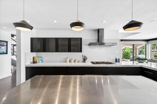 2740 NE 17th Street, Fort Lauderdale, FL 33305