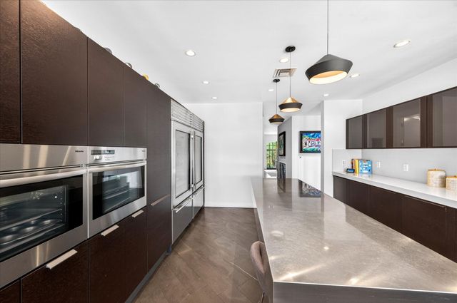 2740 NE 17th Street, Fort Lauderdale, FL 33305