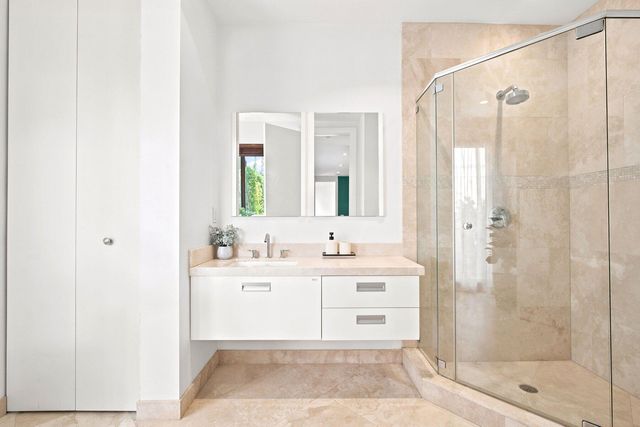 2740 NE 17th Street, Fort Lauderdale, FL 33305