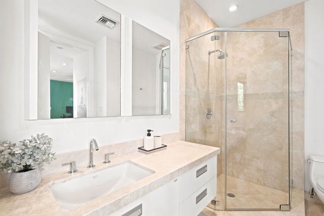 2740 NE 17th Street, Fort Lauderdale, FL 33305